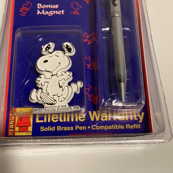 Peanuts pen and magnet NWT - Picture 2 of 3
